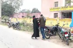 Maharajganj News: सरकारी बाबू मिश्रा जी की पत्नी ने बुर्का पहन कर किया पति का
पीछा, फिर सच्चाई आ गई सामने - image