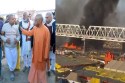 Mahakumbh fire breaking: महाकुंभ में आगजनी का सीएम ने किया स्थलीय निरीक्षण, पीएम
को मामले से कराया अवगत