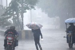 UP Rains: यूपी के इन जिलों में आंधी- तूफान के साथ बारिश, 23 जिलों में घना कोहरा
IMD latest update - image