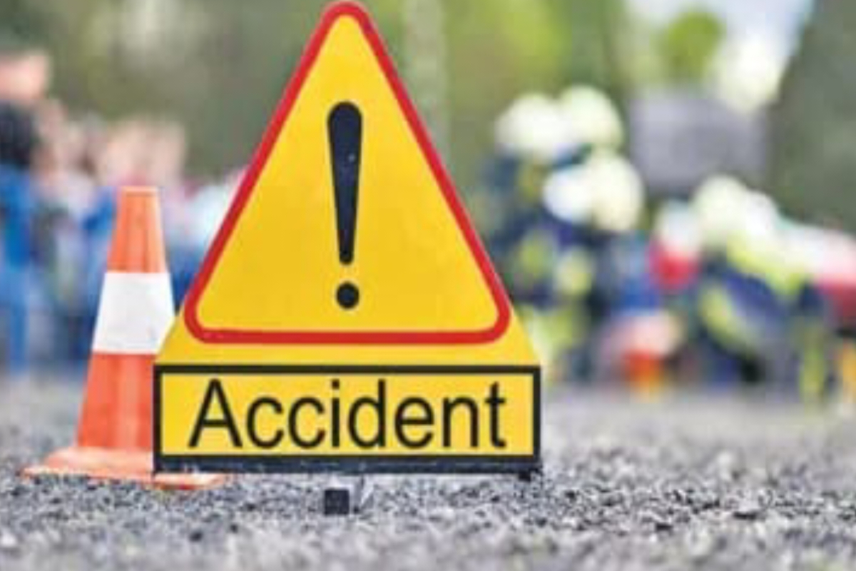 Ballia Accident: बलिया में भीषण सड़क हादसा, टेंपो बाइक की टक्कर में तीन युवकों
की मौत, दो गंभीर