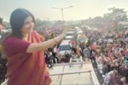 Dimple Yadav: अयोध्या डिंपल यादव के रोड शो के मामले में सरकारी आदेश के उल्लंघन
का मुकदमा दर्ज - image