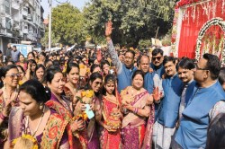 Dadi Doli Festival: झुंझुनू वाली दादी डोली उत्सव: 311 सौभाग्यवती महिलाओं ने
निकली मंगल कलश यात्रा - image