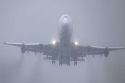 Lucknow Airport: मौसम की मार: उड़ानें रद्द और देरी से हवाई यात्रियों की
मुश्किलें बढ़ीं - image