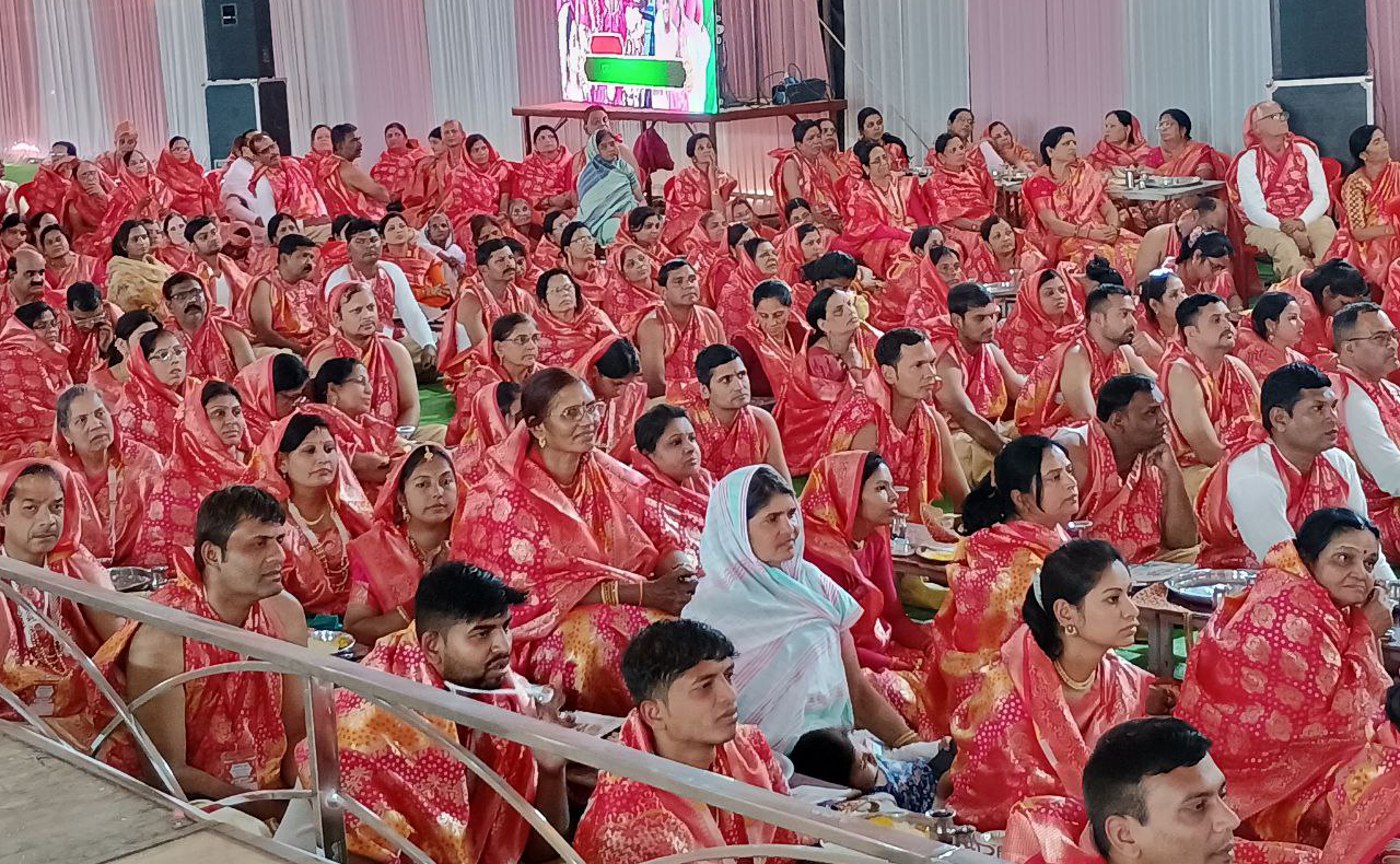 Panch Kalyanak Pratishtha Mahotsav: अयोध्या नगरी में संत समागम, भक्ति का
अभूतपूर्व दृश्य