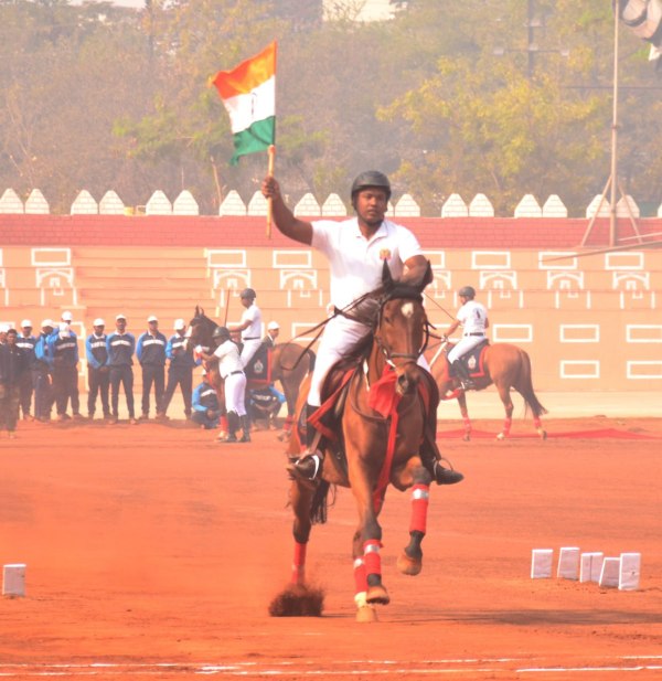 Raipur News: पुलिस ग्राउंड में फुल ड्रेस रिहर्सल, देखें तस्वीरें