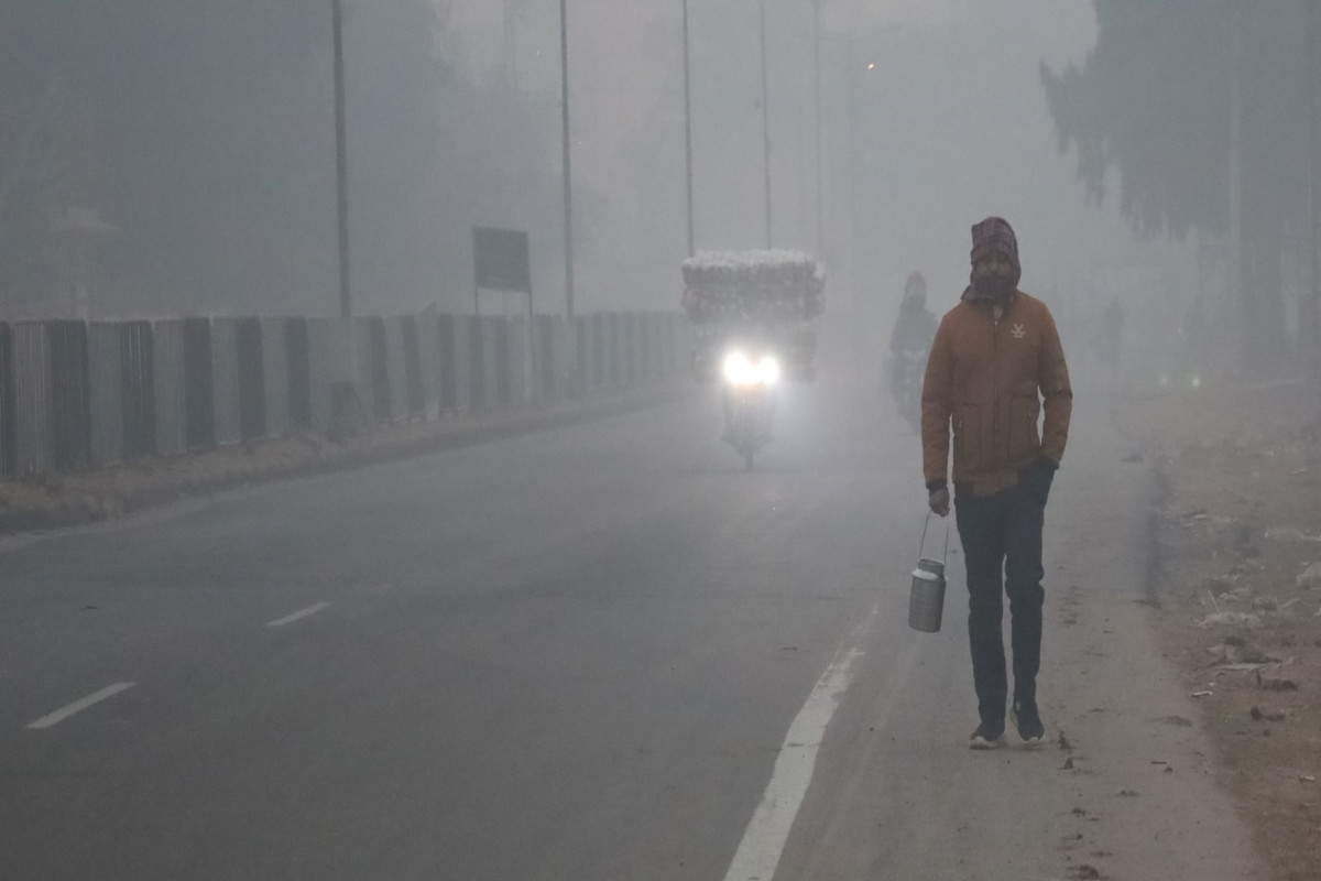 Rain Alert In UP: लखनऊ में ओस की बूंदों से बढ़ी ठिठुरन, 16 जनवरी से बूंदाबांदी
की संभावना