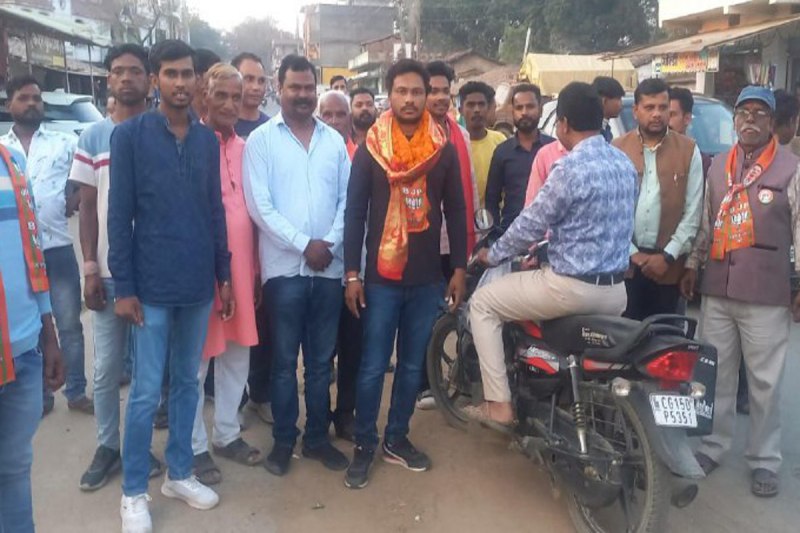 CG election 2025: सीतापुर में कांग्रेस प्रत्याशी ने वापस लिया नाम, भाजपा के विवेक निर्विरोध बने पार्षद, मना जीत का जश्न