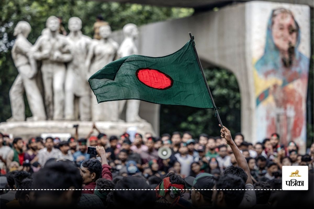 Bangladesh में फिर शुरू हुआ छात्र आंदोलन, यूनुस सरकार को अल्टीमेटम, आखिर क्या है
स्टूडेंट्स की मांग 