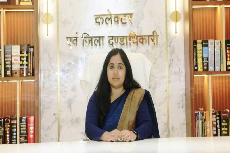 Bhavya Mittal ias