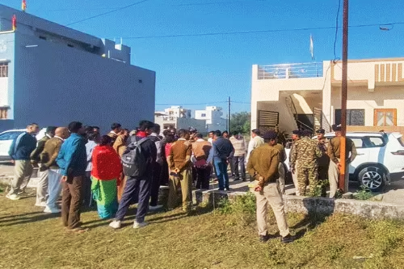 CRPF Jawan Shoot his Wife