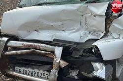 Rajasthan Road Accident : ट्रक के पीछे घुसी कार, कैंसर पीड़ित की मौत, तीन लोग
घायल - image