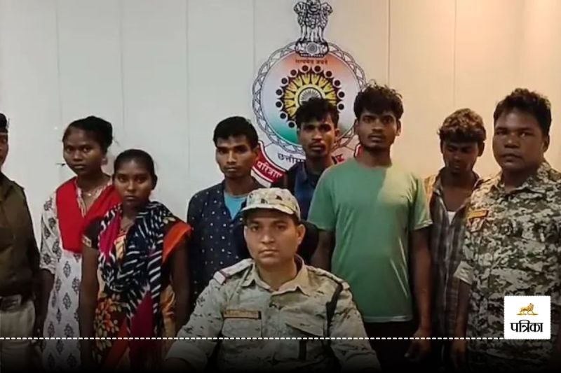 CG Naxal News: पुलिस को मिली सफलता! 2 इनामी महिला नक्सली सहित 6 को पुलिस ने किया गिरफ्तार