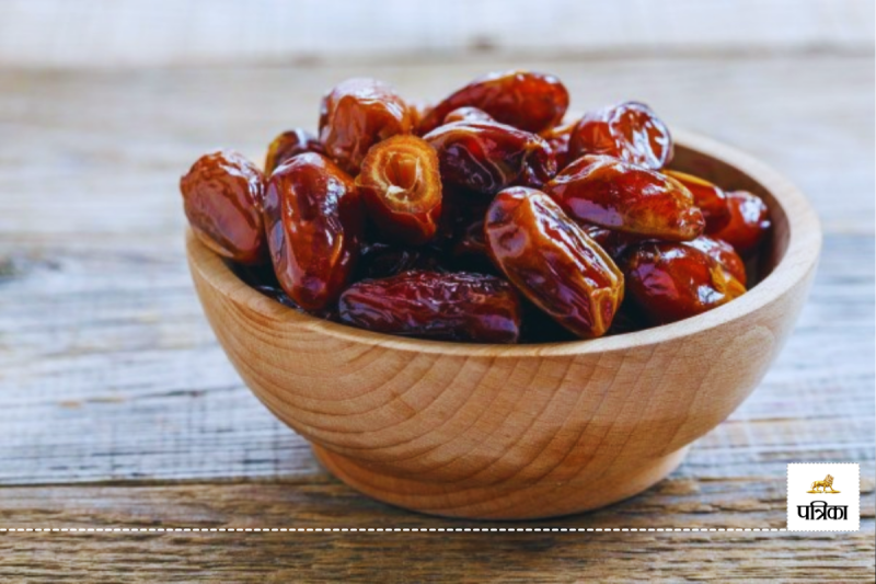 Dates are beneficial in removing the Vitamin B12 deficiency