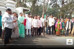 Farmers Protest in CG: 12 गांव के किसानों ने चक्काजाम कर किया प्रदर्शन, मिला
विधायक का समर्थन - image