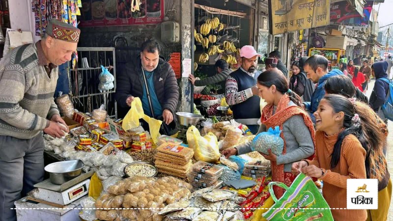 Crowd started gathering in Moradabad for Lohri Makar Sankranti shopping