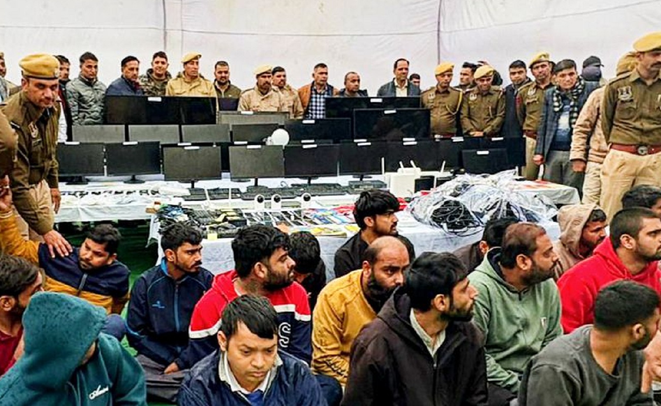 जयपुर कमिश्नरेट पुलिस ने 30 करोड़ के साइबर फ्रॉड का किया खुलासा, 8 गैंग के 30
बदमाश गिरफ्तार