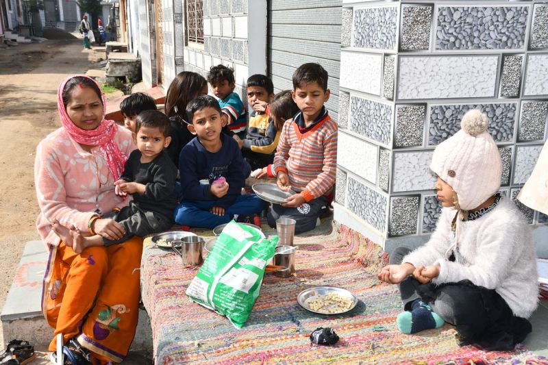 Winter holidays in government schools, children coming to Anganwadi shivering