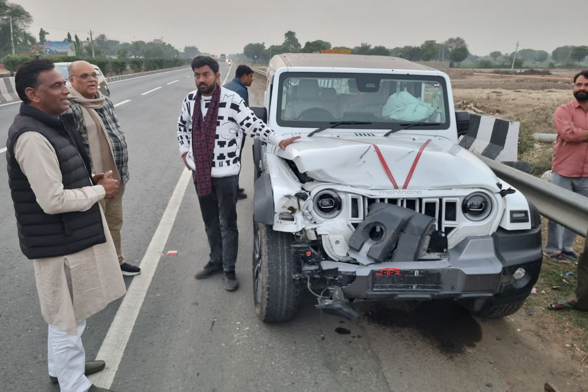 Dausa Accident: सड़क हादसे में बाल-बाल बचे मकराना विधायक जाकिर हुसैन गैसावत,
गोवंश से टकराई कार