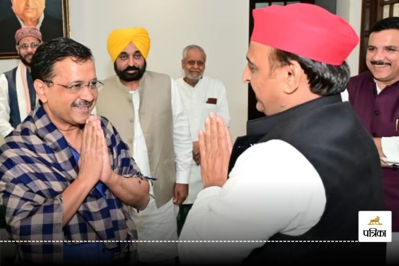 Arvind Kejriwal and Akhilesh Yadav