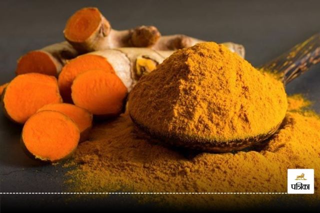 Gram Flour And Turmeric Face Pack