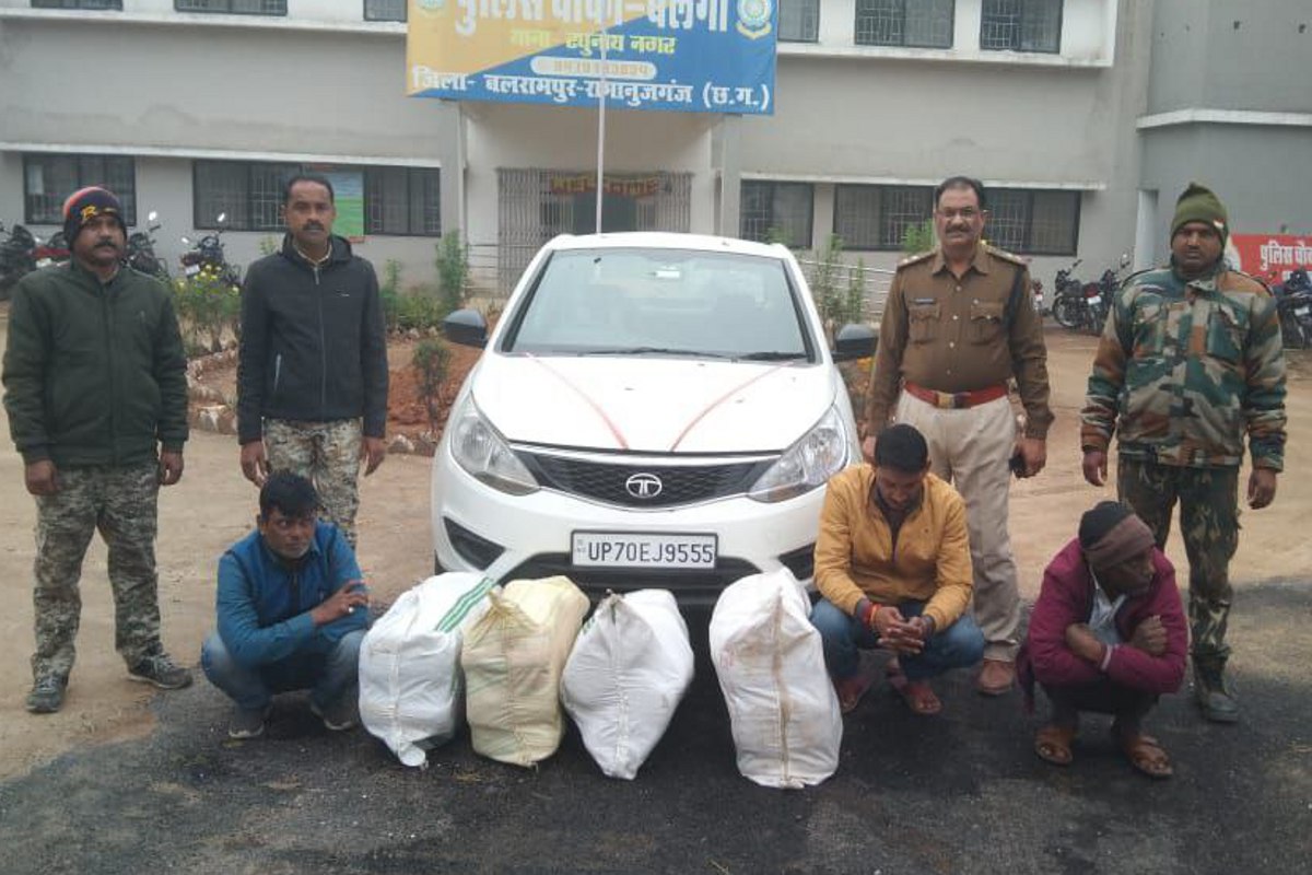 Hemp smuggling: पुलिस बोली- कार चेक कराओ, तो कहा- कुछ नहीं है साहब, हमें जाने
दीजिए, तलाशी में मिला 10.52 लाख का गांजा, 3 गिरफ्तार