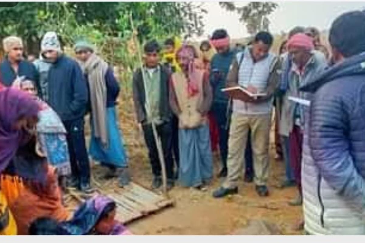 मिर्जापुर में पौत्र ने ही की दादा-दादी की हत्या, कुल्हाड़ी से ताबड़तोड़ शरीर पर
किया कई वार