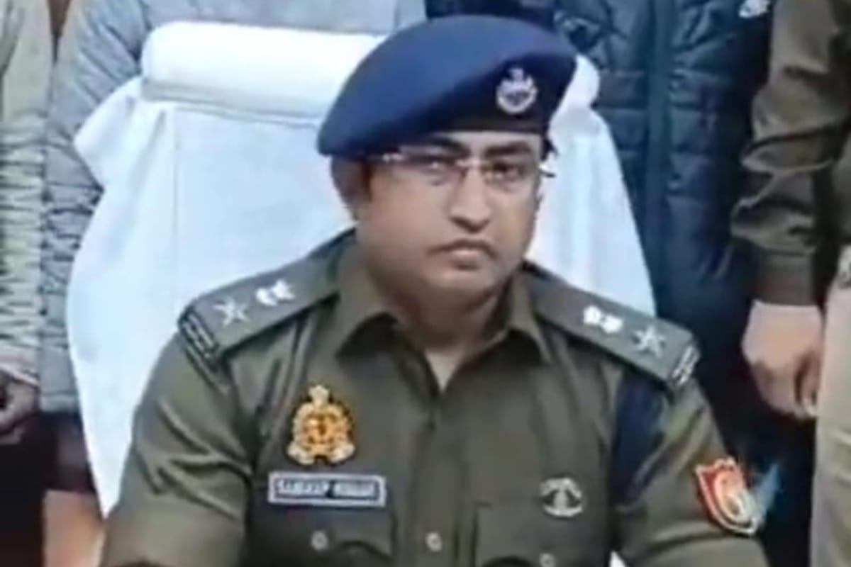 पुलिस से बचने के लिए कबाड़ में छुपा देते थे चोरी की बाइक, नेपाल तक होती थी खरीद
फरोख्त