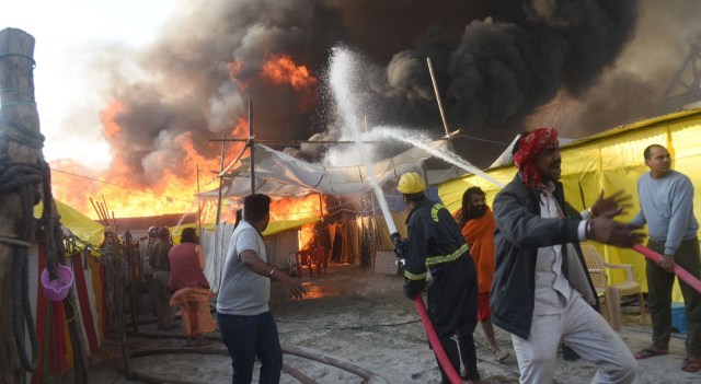 Fire in mahakumbh 