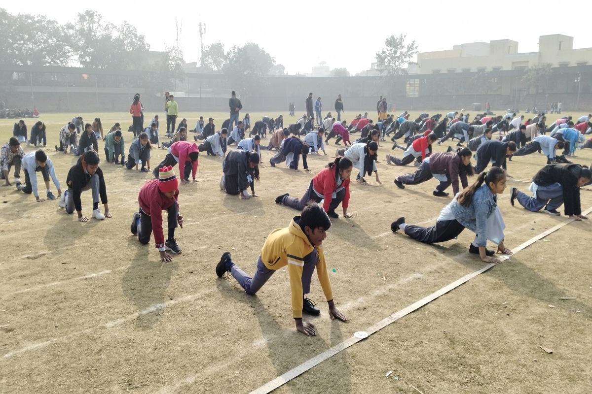 चौगान स्टेडियम में होगा गणतंत्र दिवस समारोह, हाड़ कंपाती ठंड में खुले में
रिहर्सल करते नजर आए स्कूली बच्चे, देखें वीडियो