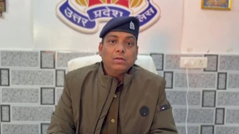 घटना की जानकारी देते सहायक पुलिस आयुक्त कल्याणपुर कानपुर अभिषेक कुमार पांडे