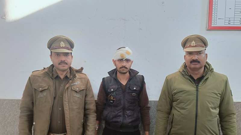 पुलिस की गिरफ्त में आरोपी युवक