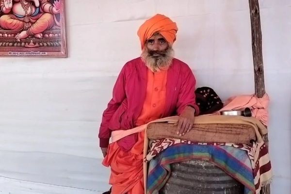 Maha Kumbh 2025 know about famous sadhu and sanyasi