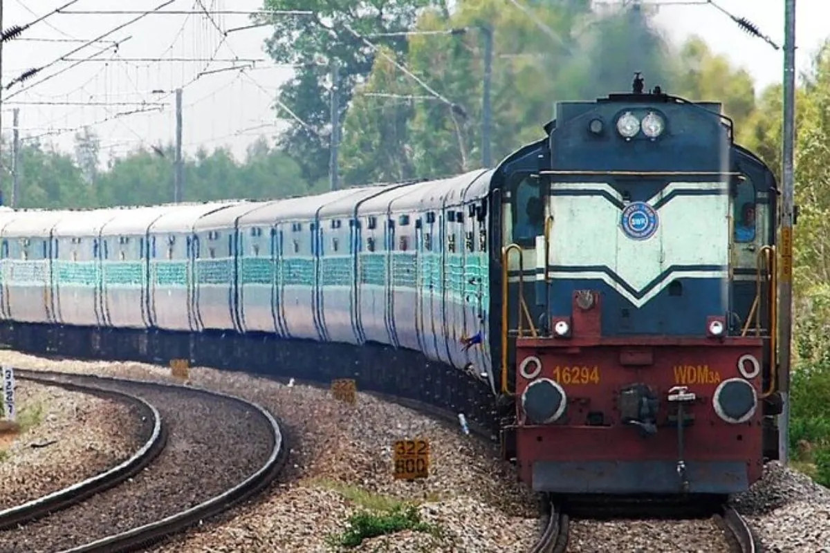 Kumbh Mela Special Train: राजस्थान से कुंभ जाने वालों के लिए बड़ी खुशखबरी, चलेगी
मेला स्पेशल ट्रेन - image