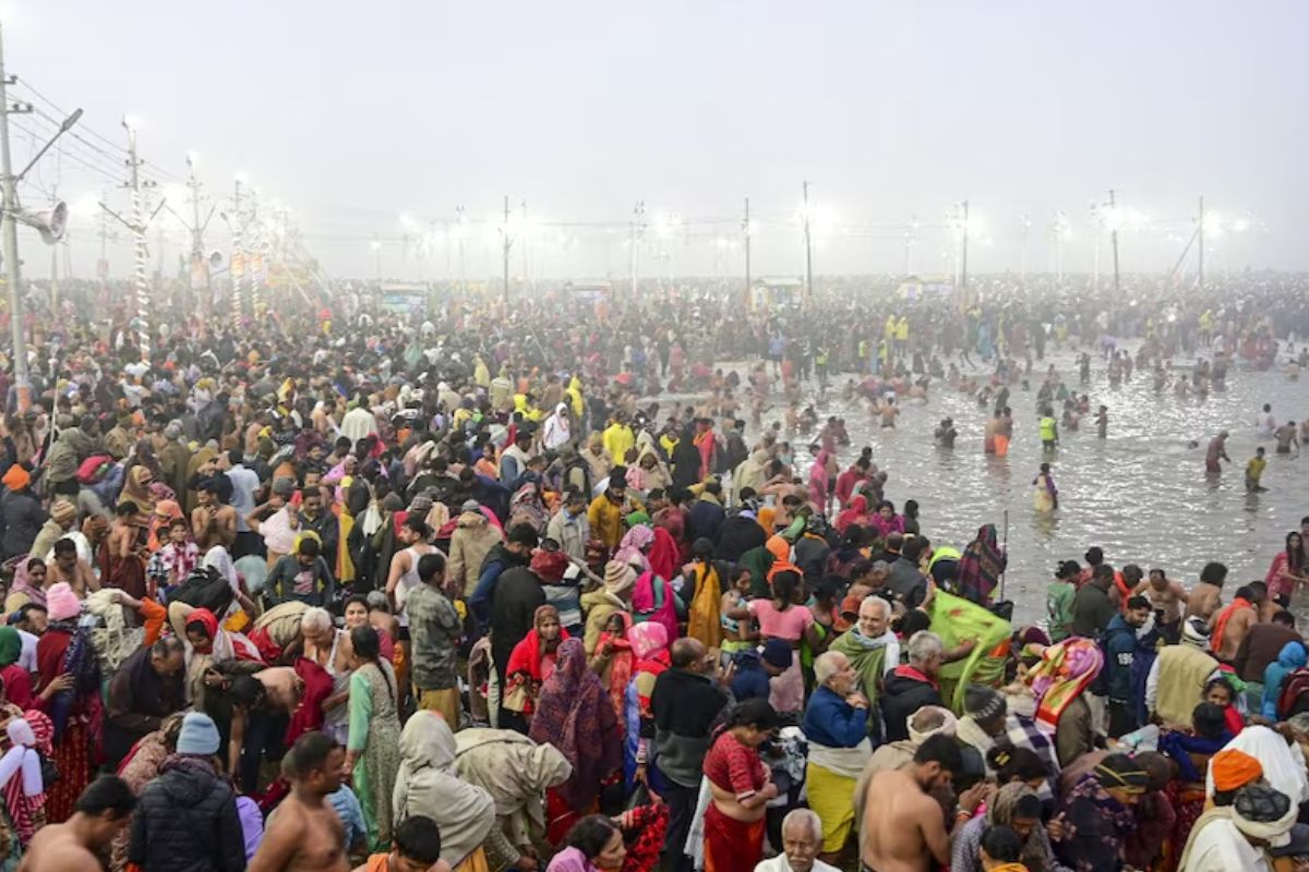 Mahakumbh 2025: महाकुंभ के दो दिनों में खोए हजारों लोग, कैसे मिले? - image