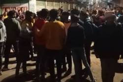 शनिचरी में उपद्रव करने वाले 10 लोगों पर एफआइआर, पूरी रात क्षेत्र में तैनात रहा
पुलिस बल - image