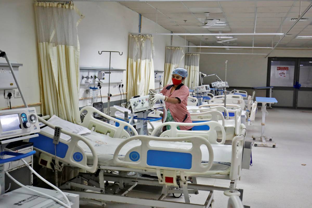 CG News: जिला अस्पताल के 4 डॉक्टरों की सेवा समाप्त, शासन ने जारी किया आदेश...