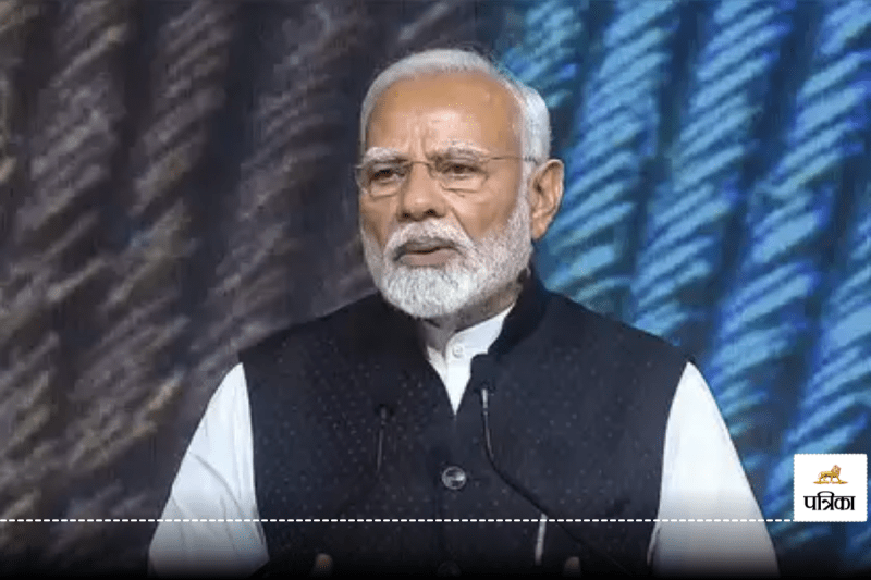 PM Modi attacks Sonia Gandhi said Royal family of Congress insulted President