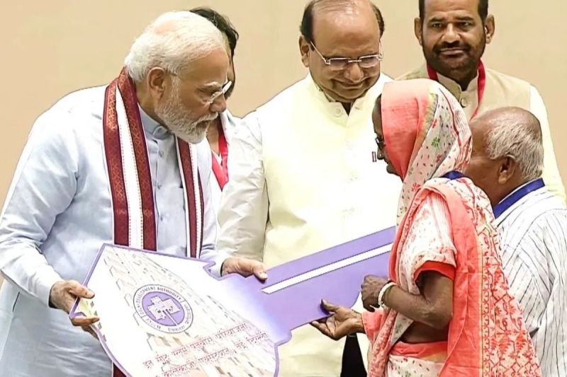 PM Narendra Modi: दिल्ली में 1,675 झुग्गी-झोपड़ी वासियों को मिलेंगे फ्लैट, पीएम मोदी देंगे 'विकास' को 'धार'