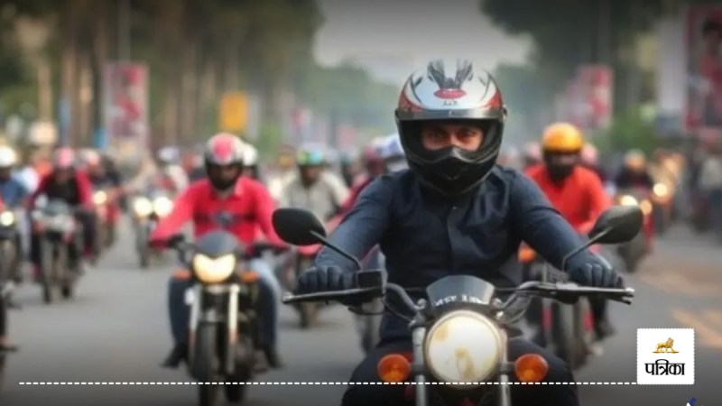 Free helmets being distributed at the CM's Seva Pakhwada program