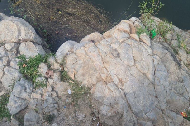 The lab will uncover the layers of scam, quartzite samples collected from 21 blocks