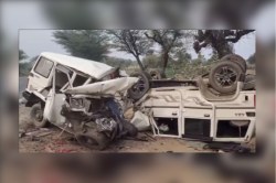 Jhunjhunu Accident: राजस्थान के झुंझुनूं में भीषण सड़क हादसा, 3 की मौत, दोनों
गाड़ियां चकनाचूर - image