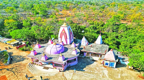 प्रकृति की गोद में स्थित मां सियादेवी नारागांव, बालोद जिले के सबसे लोकप्रिय पर्यटन स्थलों में जाना जाता है। यह स्थान प्राकृतिक जलप्रपात, घने वन, धार्मिक एवं आध्यात्मिक स्थल के रूप में काफी प्रसिद्ध है।