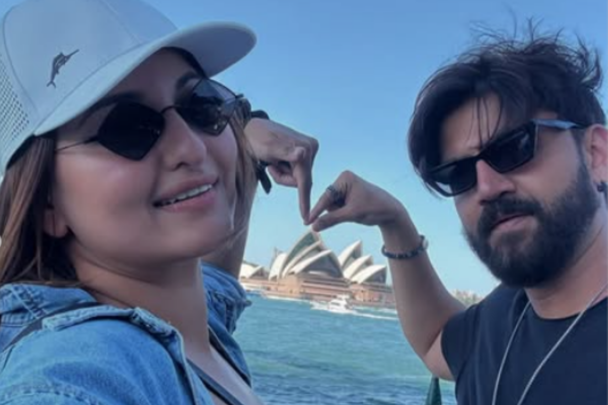 सोनाक्षी सिन्हा और जहीर इकबाल की ये है Latest Photos, बताया किसके कहने पर
खिंचवाई ये खास तस्वीर