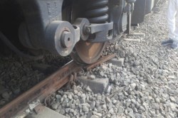 Train News: राजस्थान में पटरी से उतरा ट्रेन का इंजन, बड़ा हादसा टला - image