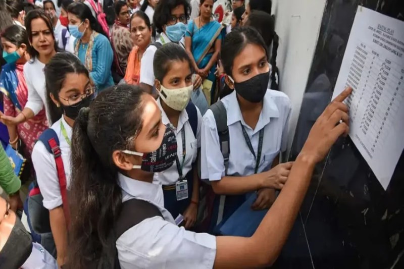 नई व्यवस्था के तहत यूपी बोर्ड परीक्षा में कड़ी कार्रवाई