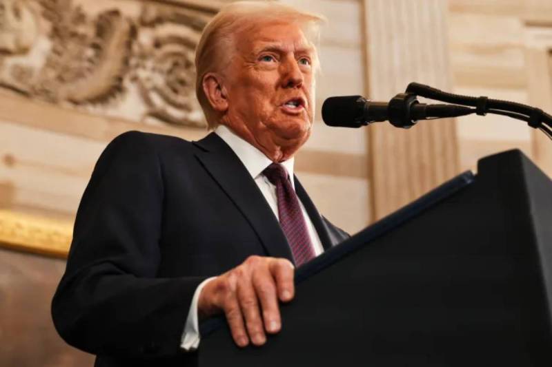 US suspends new funds