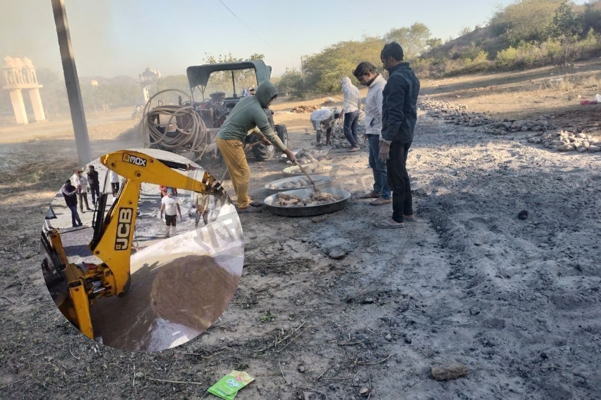 PICS: राजस्थान में JCB से बनेगा 551 क्विंटल चूरमा, बाटियों की कंप्रेशर से सफाई,
थ्रेसर से होगी पिसाई