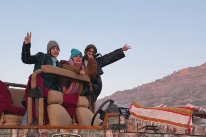 Urfi Javed enjoyed leopard safari in Jawai