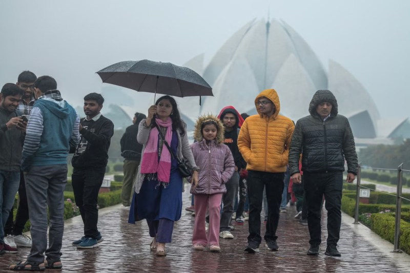 30 जिलों में बारिश और वज्रपात का अलर्ट, 35 जिलों में घना कोहरा छाने की संभावना