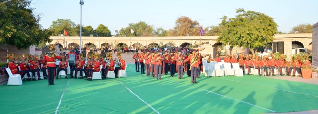 गणतंत्र दिवस की पूर्व संध्या पर जनपथ